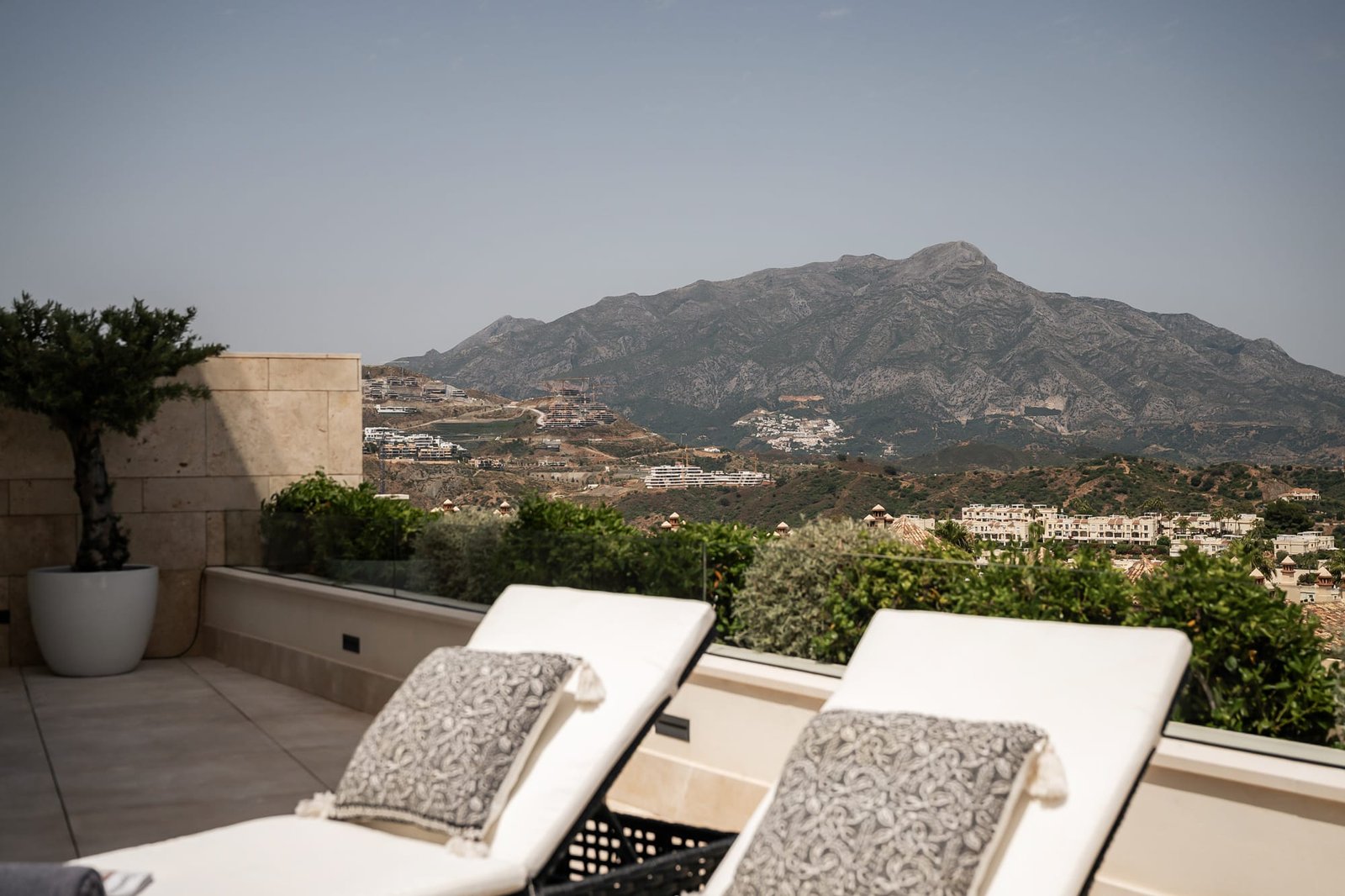 3 Bed, 3 Bath, ApartmentFor Sale, Benahavis, Malaga