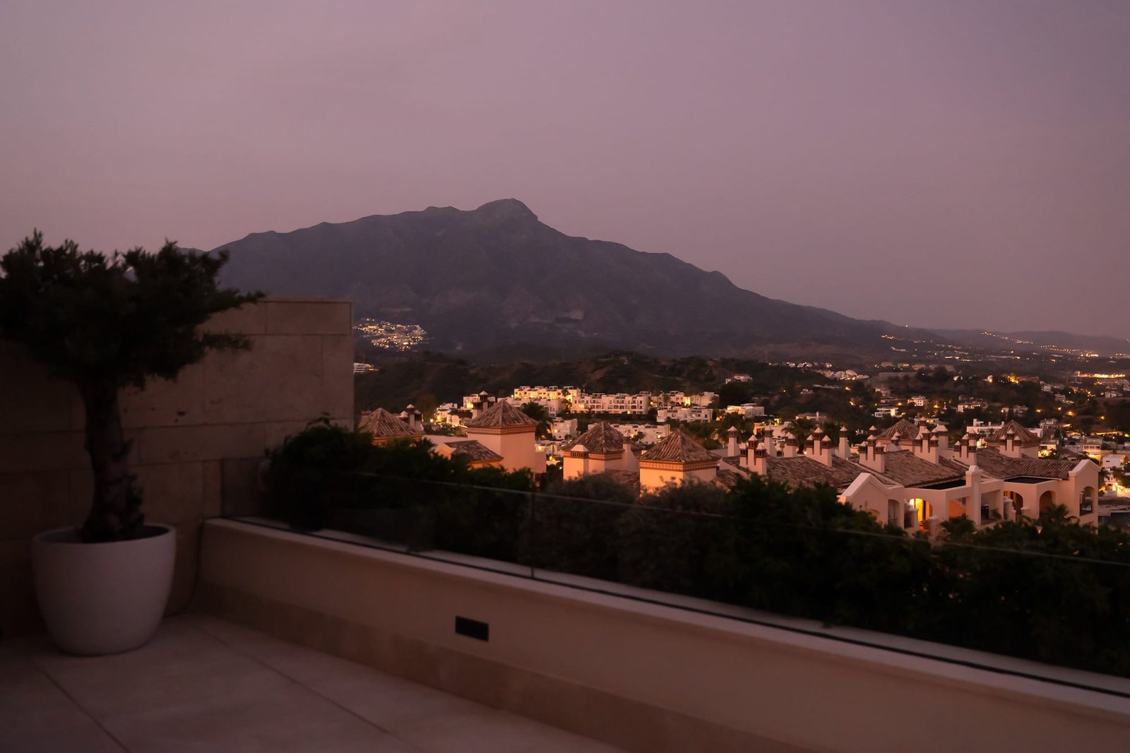 3 Bed, 3 Bath, ApartmentFor Sale, Benahavis, Malaga