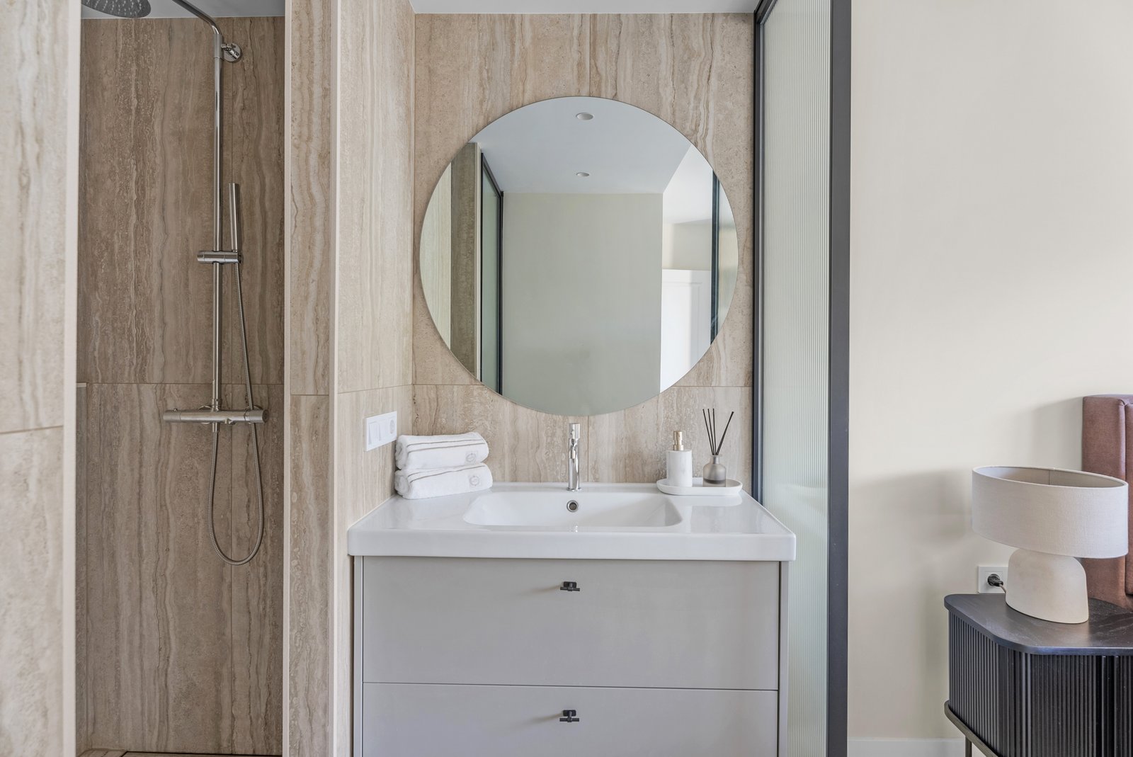 3 Bed, 2 Bath, ApartmentFor Sale, Benahavis, Malaga