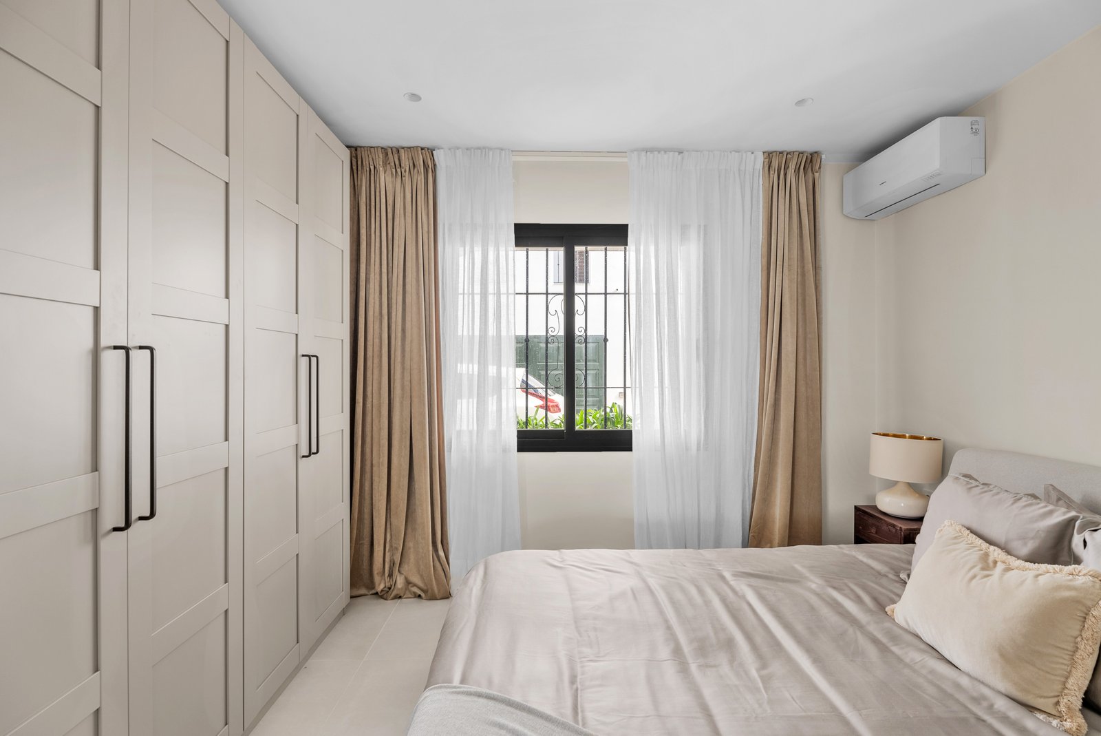 3 Bed, 2 Bath, ApartmentFor Sale, Benahavis, Malaga