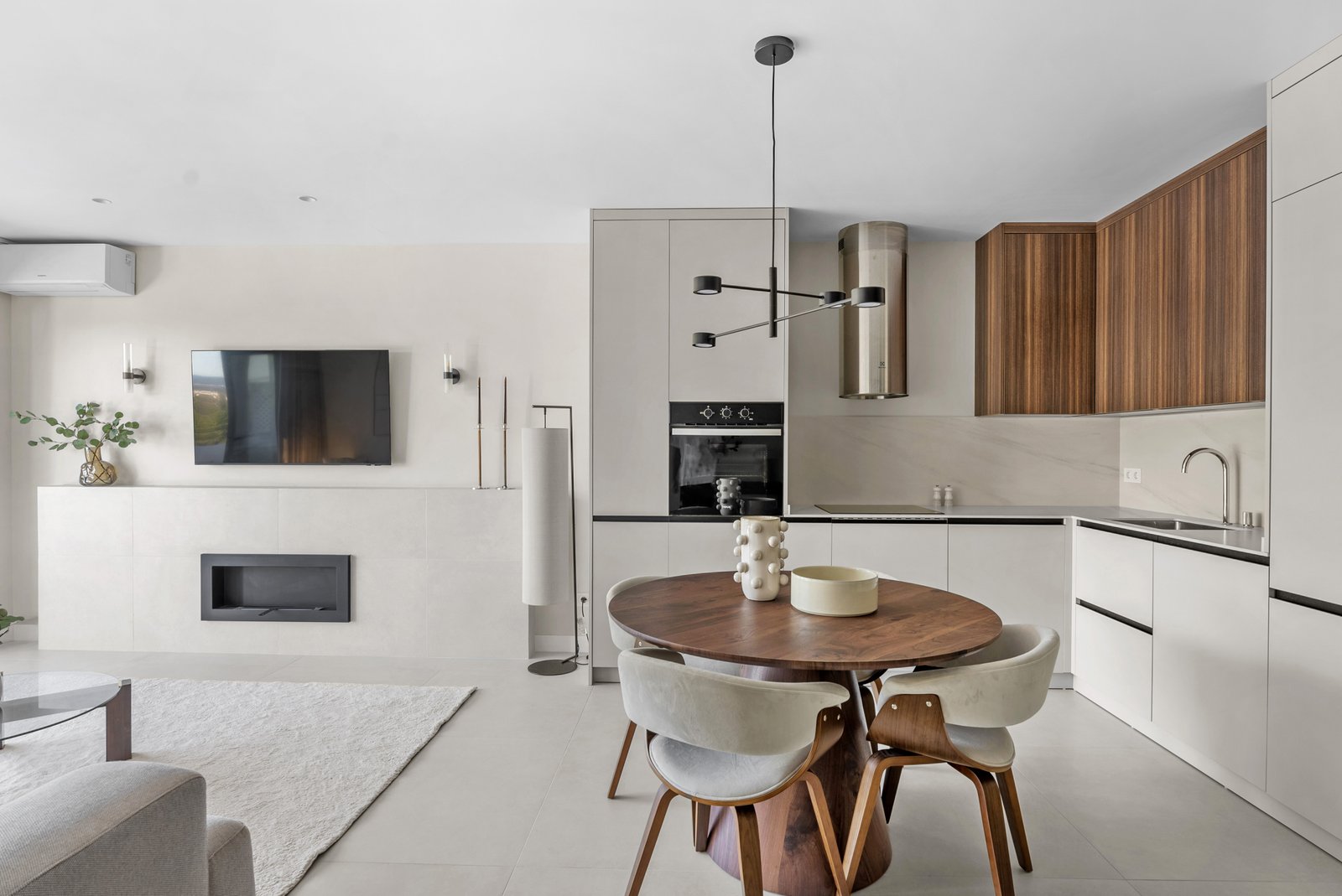 3 Bed, 2 Bath, ApartmentFor Sale, Benahavis, Malaga