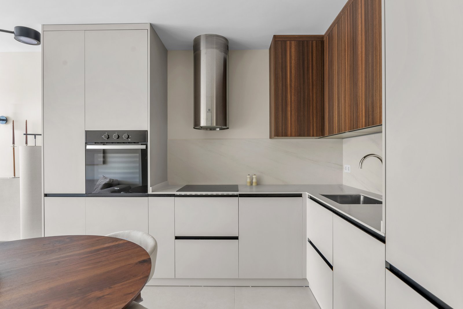 3 Bed, 2 Bath, ApartmentFor Sale, Benahavis, Malaga