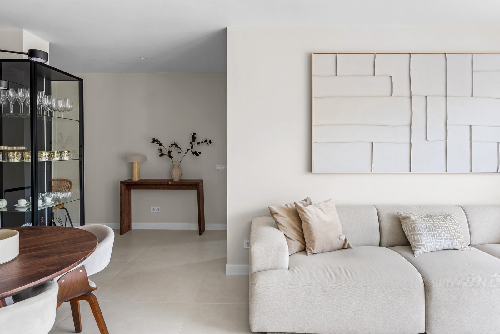 3 Bed, 2 Bath, ApartmentFor Sale, Benahavis, Malaga