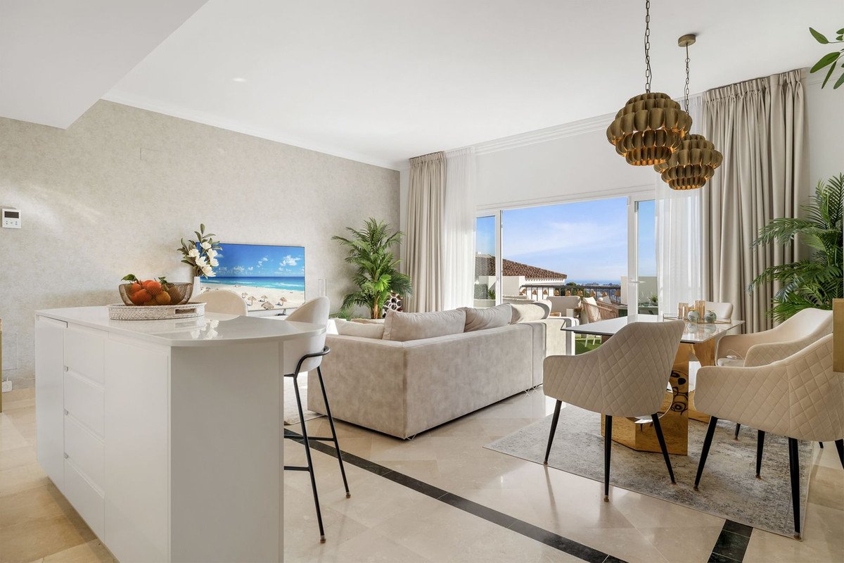 3 Bed, 2 Bath, ApartmentFor Sale, Benahavis, Malaga