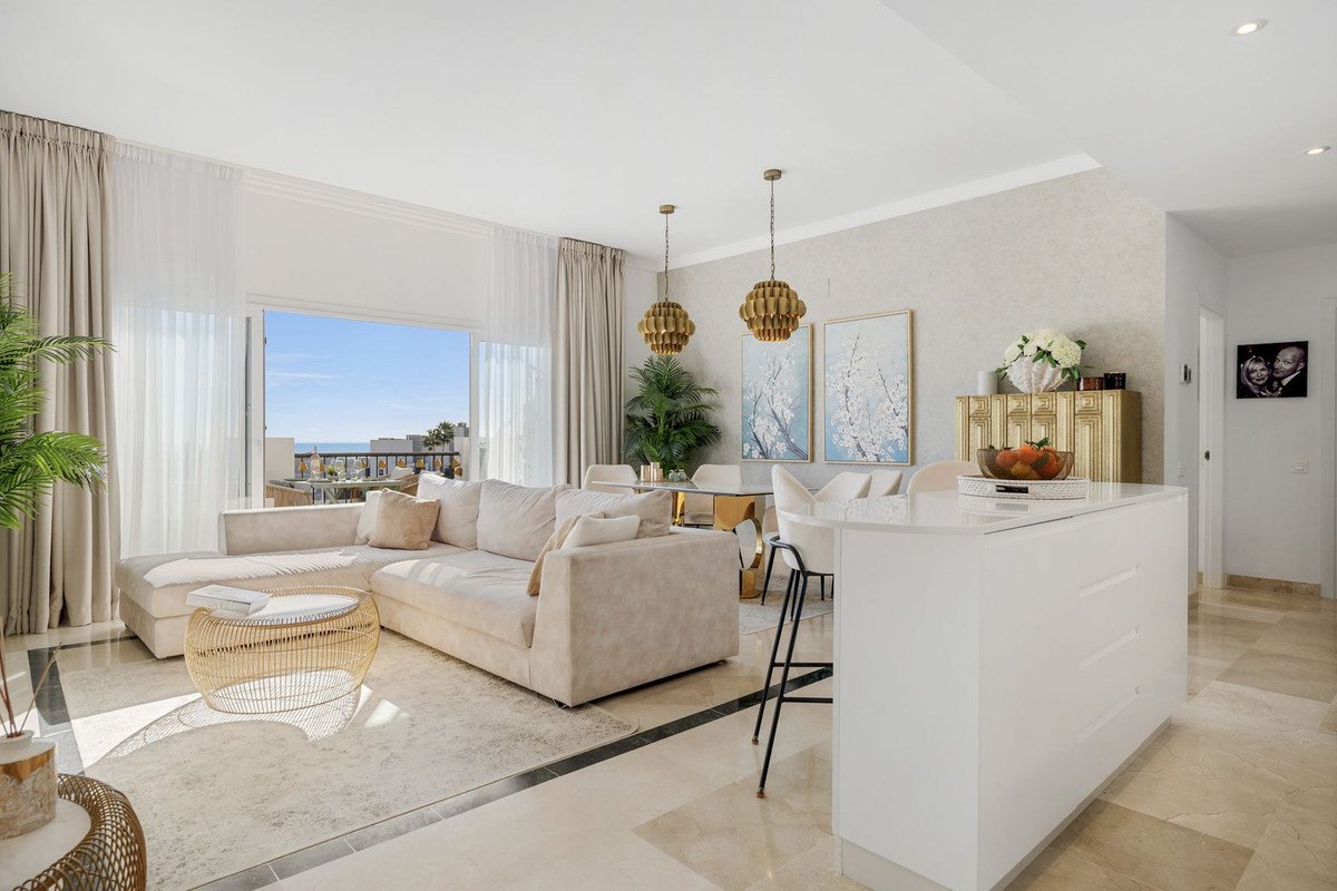 3 Bed, 2 Bath, ApartmentFor Sale, Benahavis, Malaga