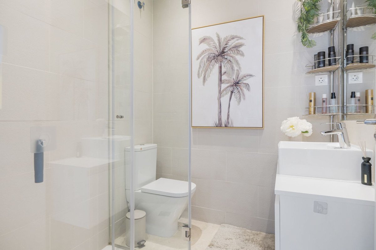 3 Bed, 2 Bath, ApartmentFor Sale, Benahavis, Malaga