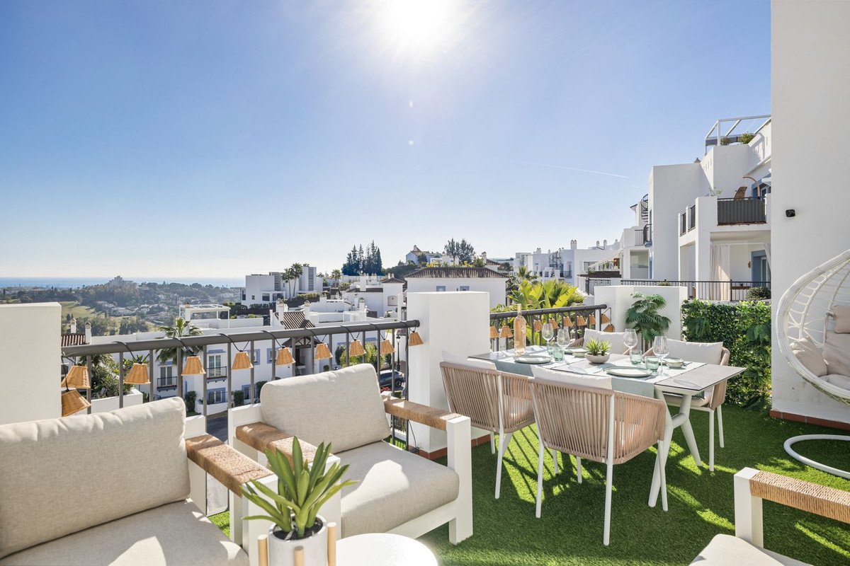 3 Bed, 2 Bath, ApartmentFor Sale, Benahavis, Malaga