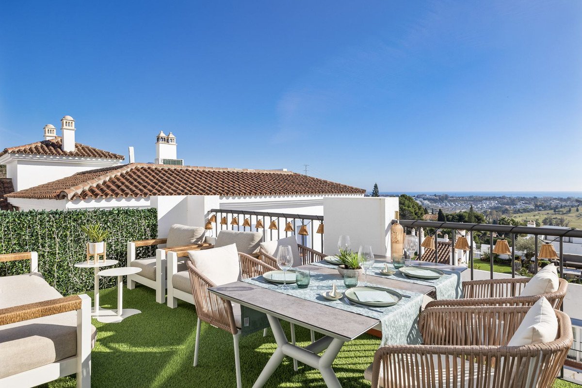 3 Bed, 2 Bath, ApartmentFor Sale, Benahavis, Malaga