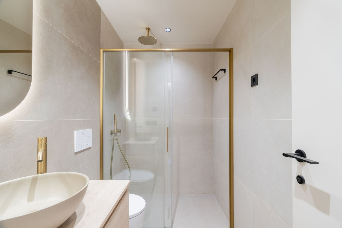 3 Bed, 3 Bath, ApartmentFor Sale, Nueva Andalucia, Malaga