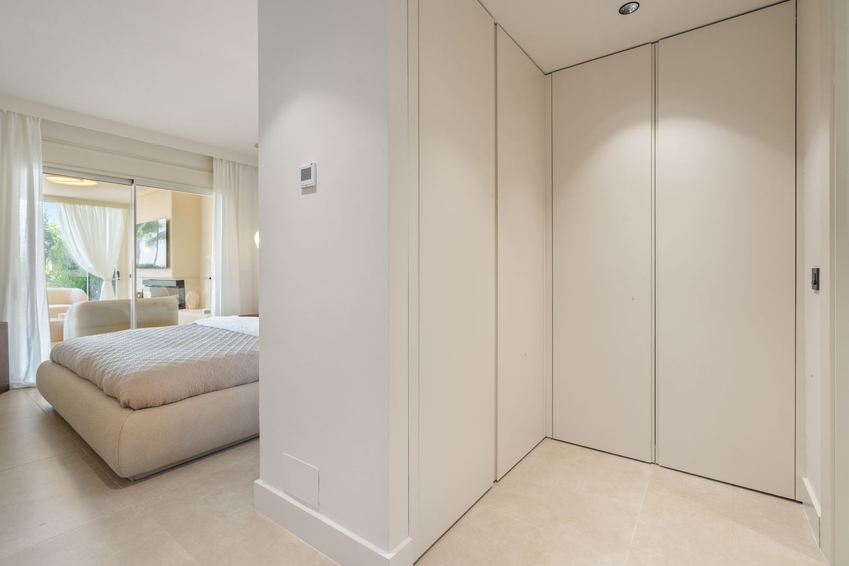 3 Bed, 3 Bath, ApartmentFor Sale, Nueva Andalucia, Malaga