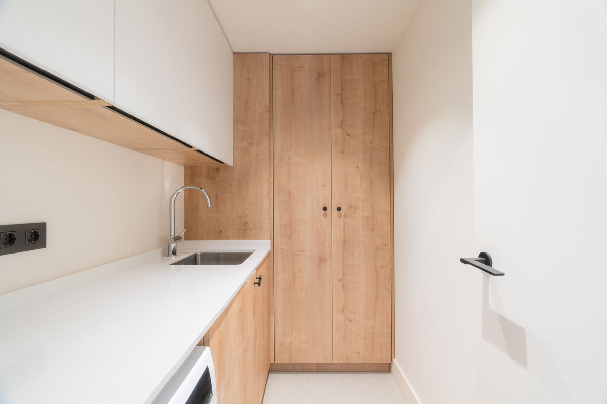 3 Bed, 3 Bath, ApartmentFor Sale, Nueva Andalucia, Malaga