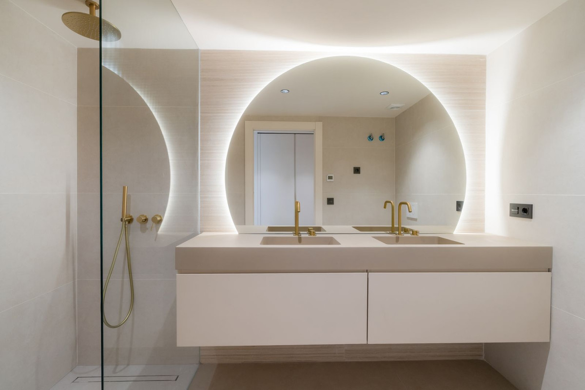 3 Bed, 3 Bath, ApartmentFor Sale, Nueva Andalucia, Malaga