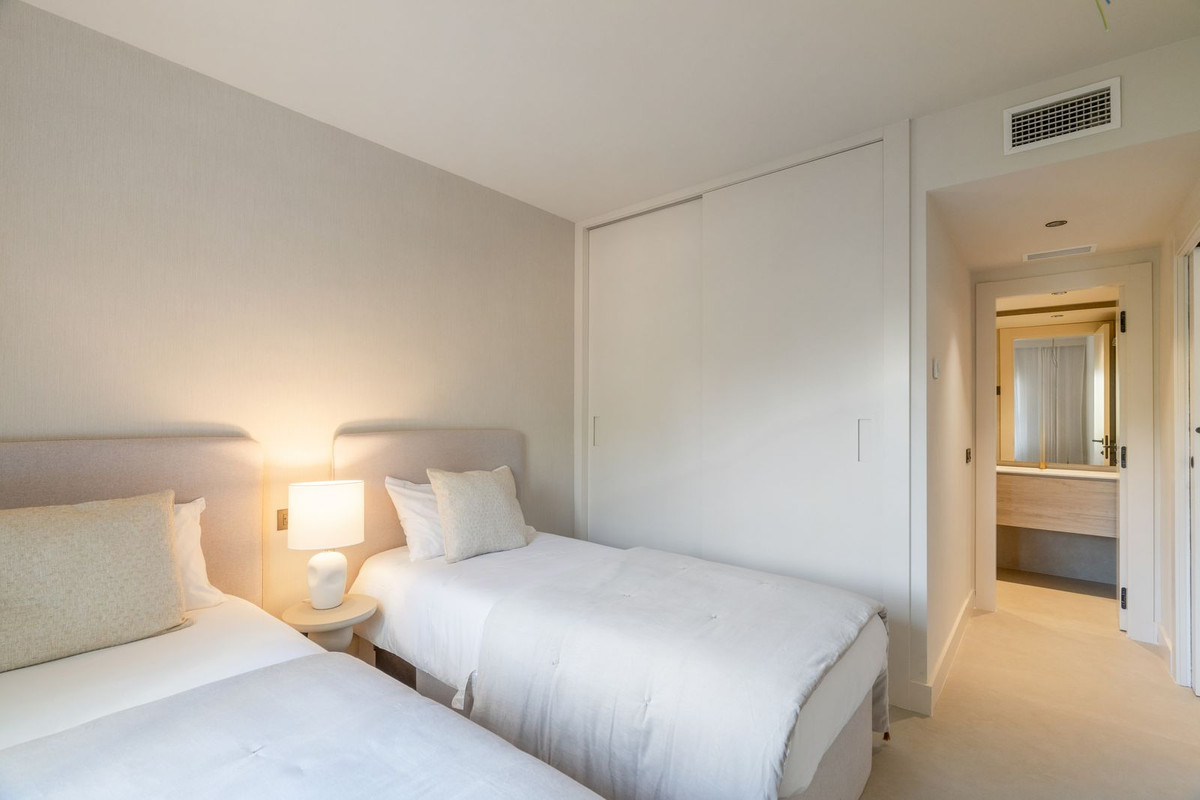 3 Bed, 3 Bath, ApartmentFor Sale, Nueva Andalucia, Malaga