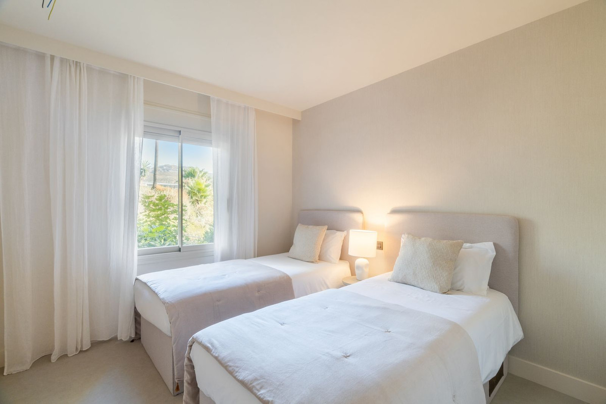 3 Bed, 3 Bath, ApartmentFor Sale, Nueva Andalucia, Malaga