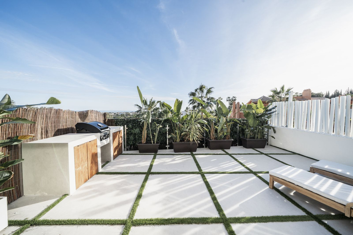 3 Bed, 3 Bath, ApartmentFor Sale, Nueva Andalucia, Malaga