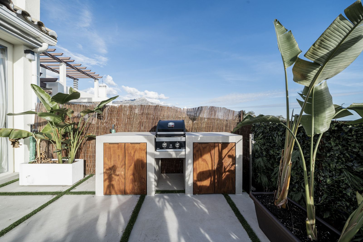 3 Bed, 3 Bath, ApartmentFor Sale, Nueva Andalucia, Malaga