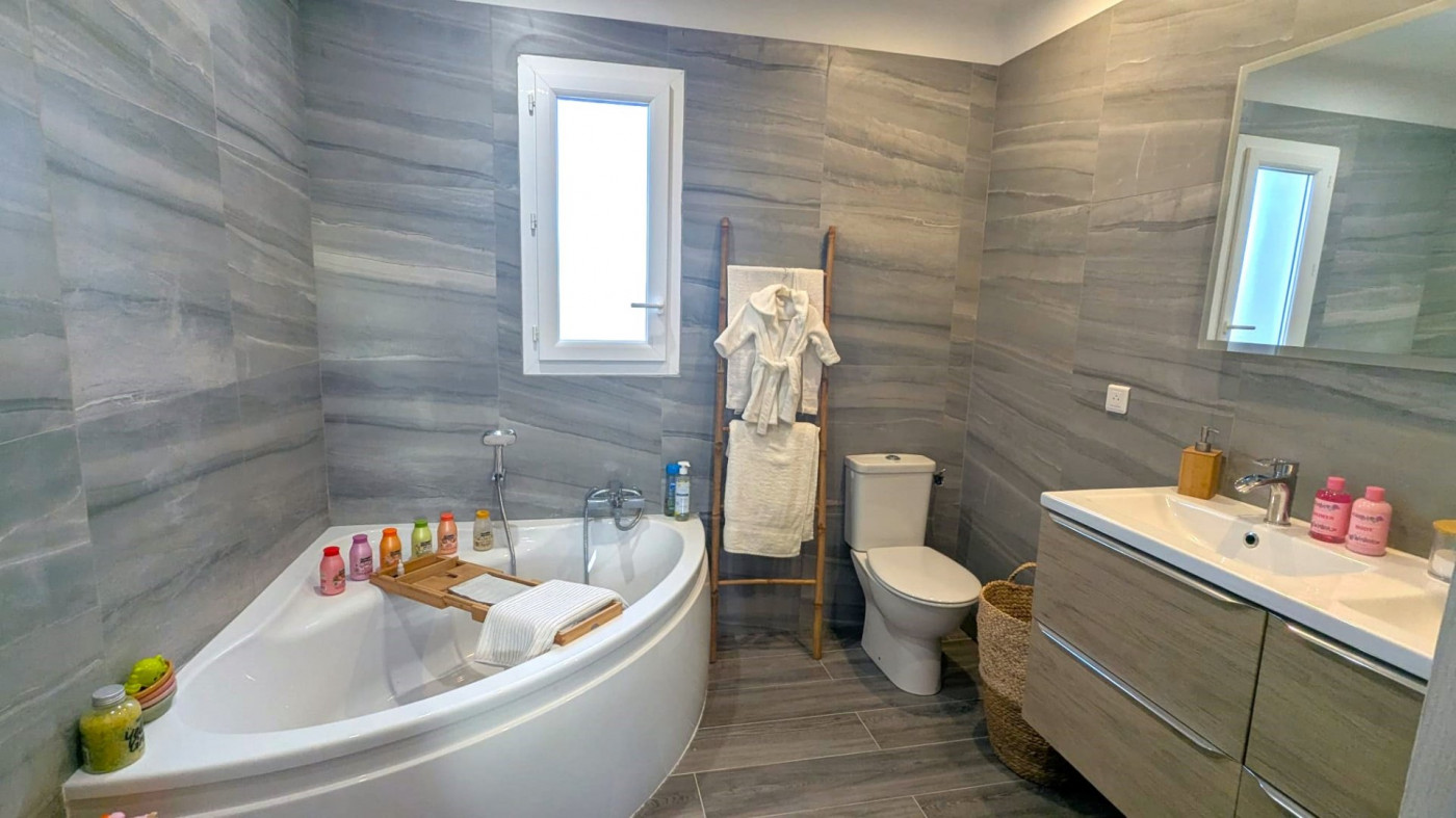 3 Bed, HouseFor Sale, Pouzolles, Herault, Languedoc-Roussillon, 34480