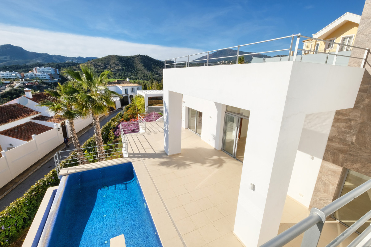 4 Bed, 4 Bath, HouseFor Sale, Benahavis, Malaga