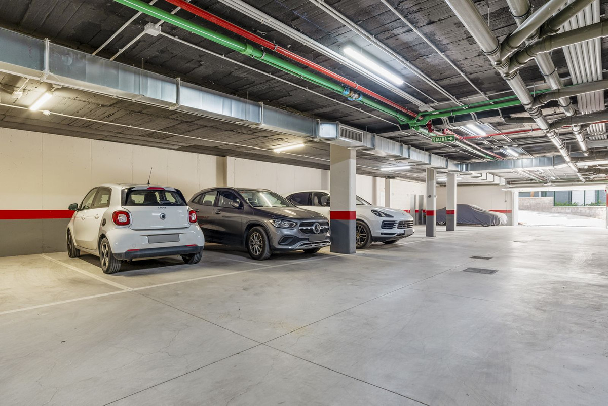 2 Bed, 2 Bath, ApartmentFor Sale, Estepona, Malaga