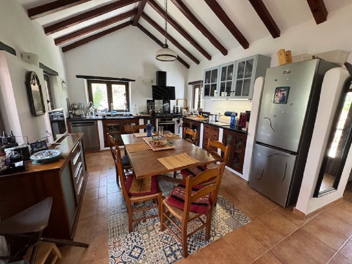 4 Bed, 2 Bath, HouseFor Sale, Casares, Malaga