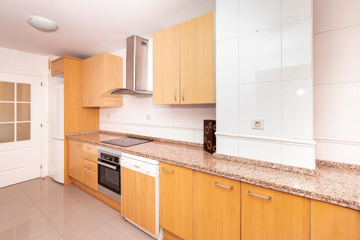 4 Bed, 3 Bath, ApartmentFor Sale, Hacienda del Sol, Malaga