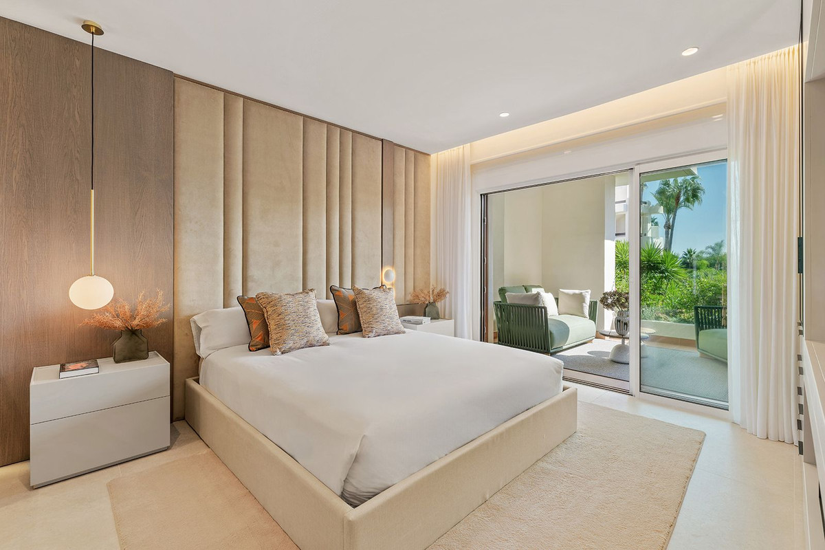 3 Bed, 2 Bath, ApartmentFor Sale, New Golden Mile, Malaga