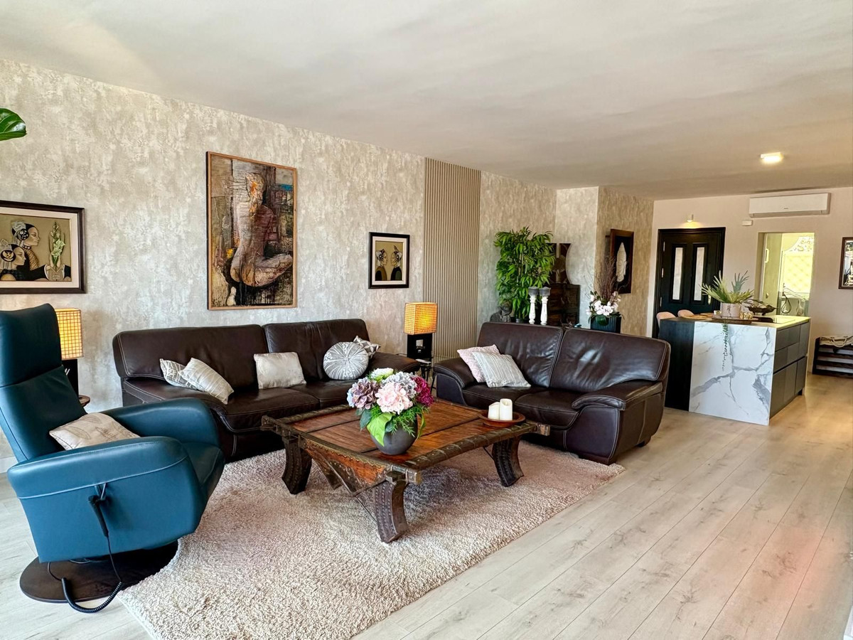 2 Bed, 2 Bath, ApartmentFor Sale, La Quinta, Malaga