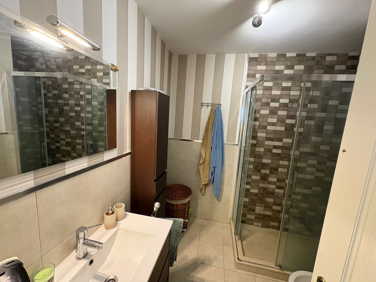 3 Bed, 2 Bath, HouseFor Sale, Estepona, Malaga