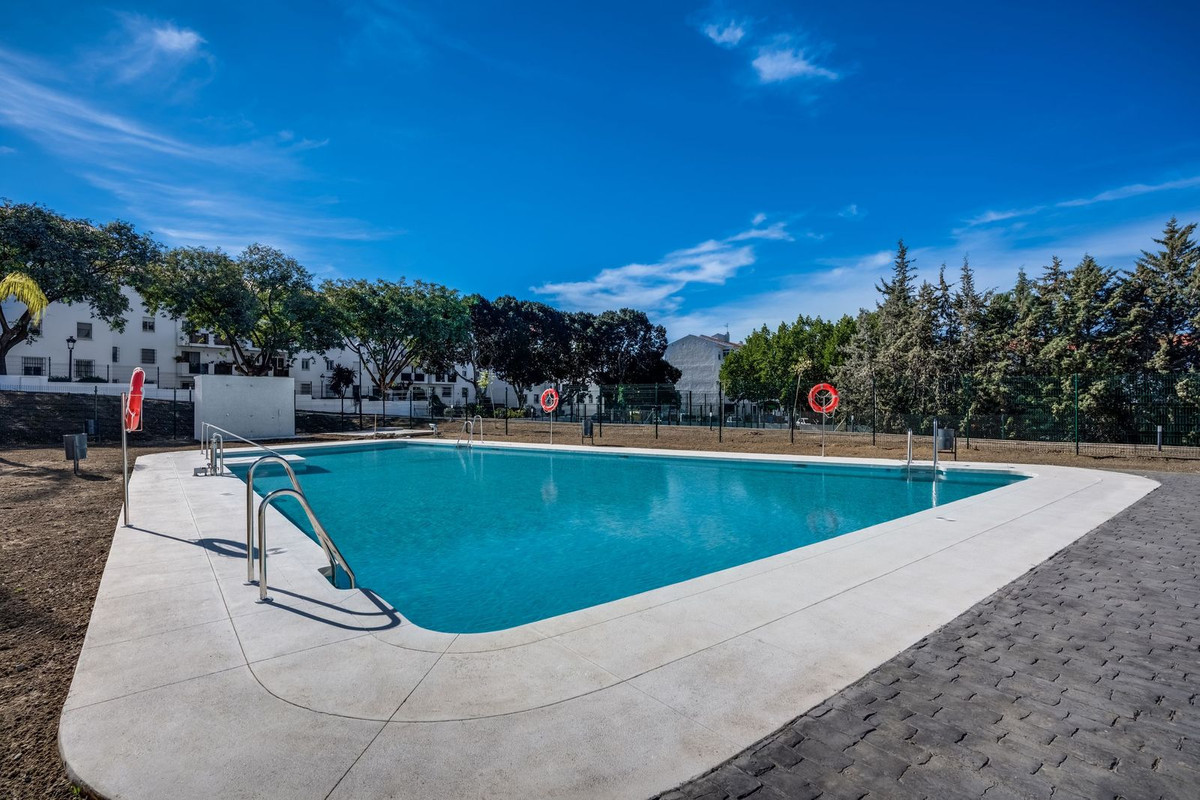 1 Bed, 1 Bath, ApartmentFor Sale, Estepona, Malaga