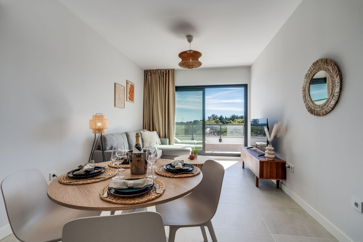 1 Bed, 1 Bath, ApartmentFor Sale, Estepona, Malaga