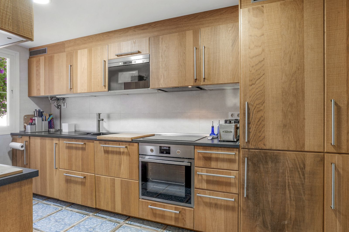 3 Bed, 3 Bath, HouseFor Sale, Estepona, Malaga