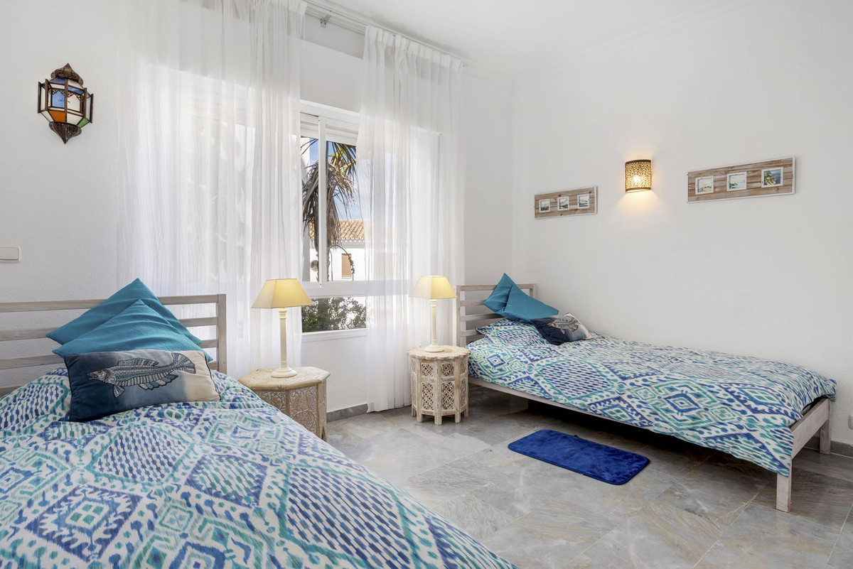 3 Bed, 3 Bath, HouseFor Sale, Estepona, Malaga