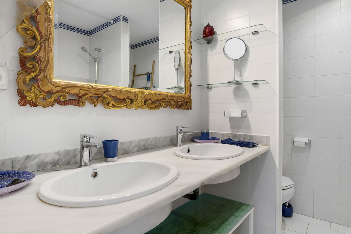 3 Bed, 3 Bath, HouseFor Sale, Estepona, Malaga