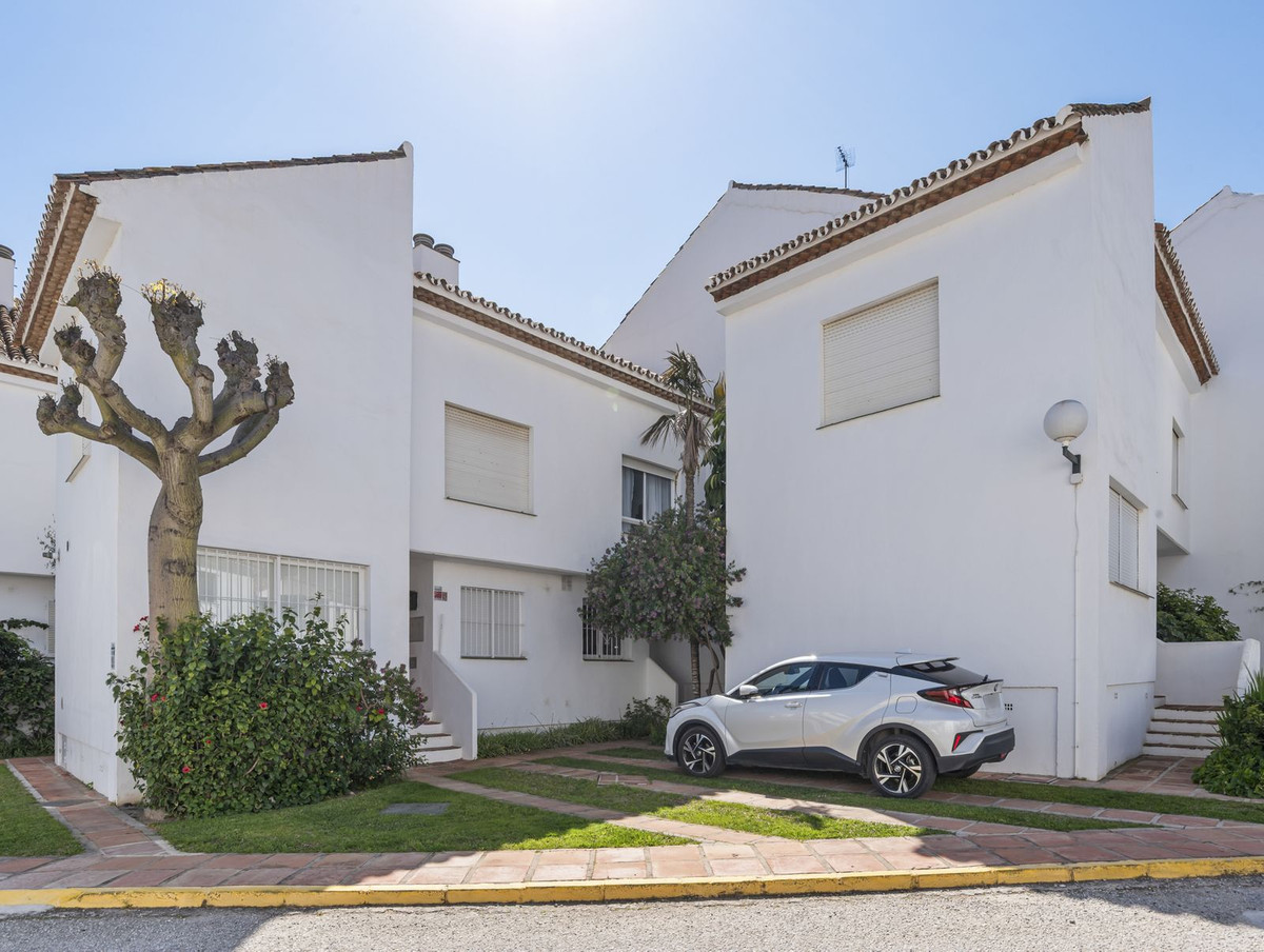 3 Bed, 3 Bath, HouseFor Sale, Estepona, Malaga