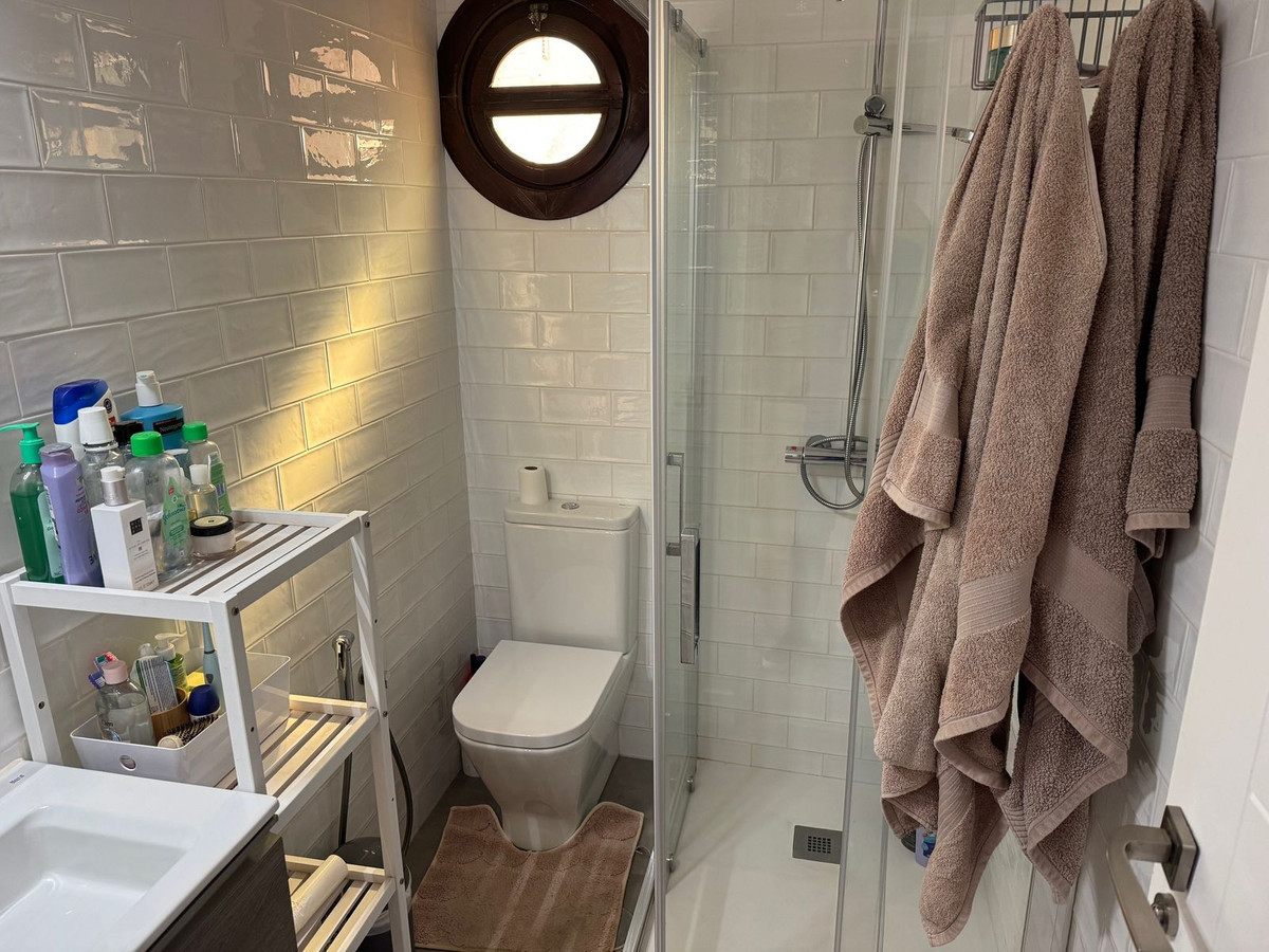 3 Bed, 2 Bath, HouseFor Sale, Estepona, Malaga