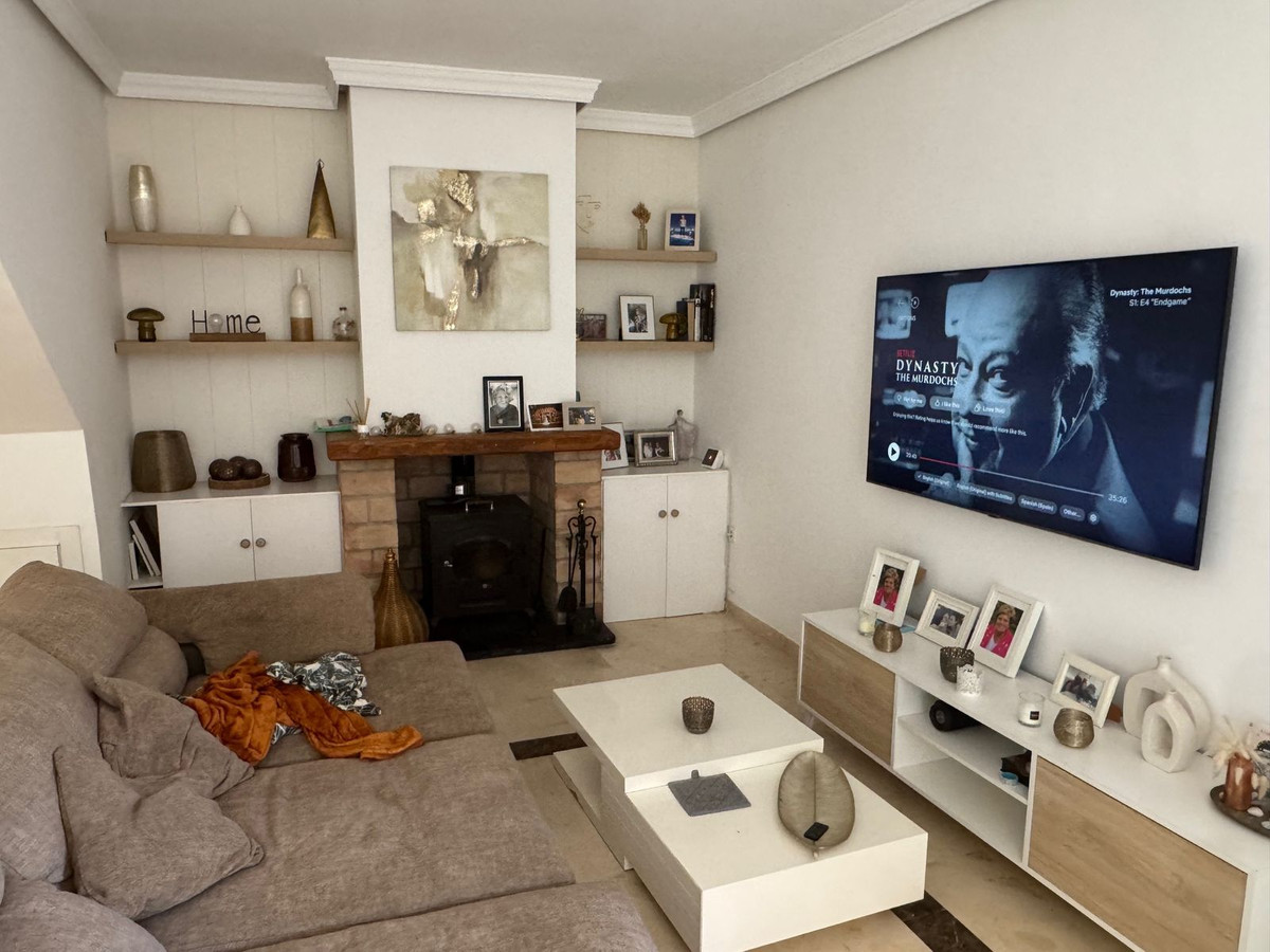 3 Bed, 2 Bath, HouseFor Sale, Estepona, Malaga