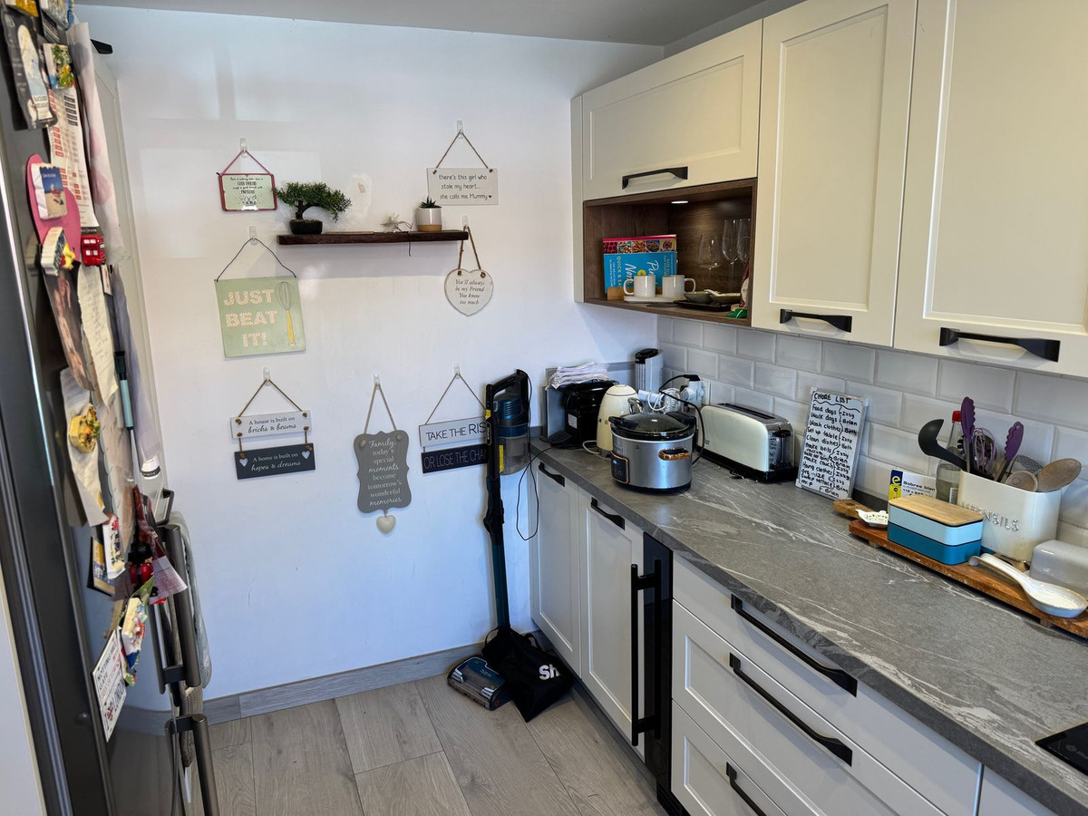 3 Bed, 2 Bath, HouseFor Sale, Estepona, Malaga