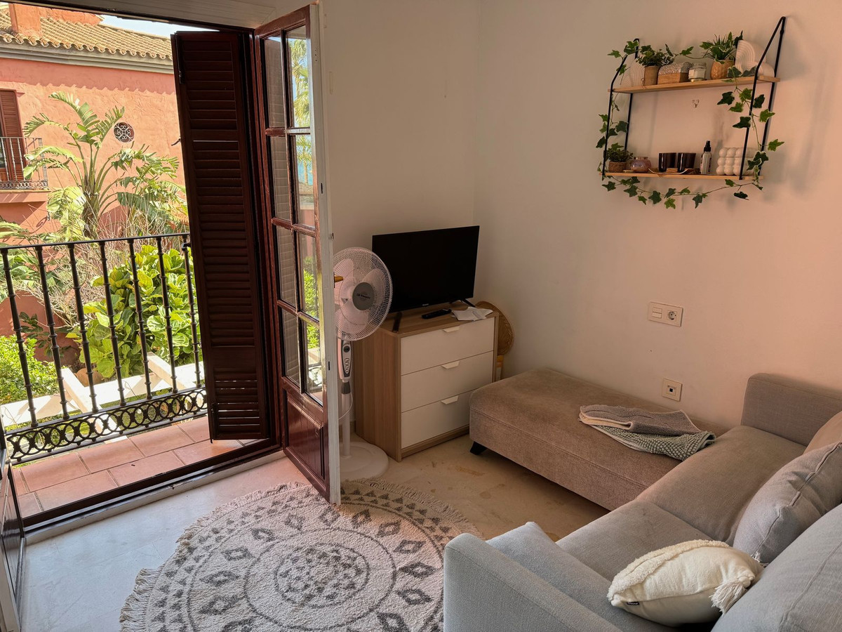 3 Bed, 2 Bath, HouseFor Sale, Estepona, Malaga