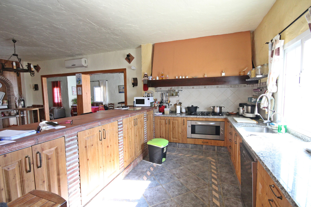 Commercial Property, For Sale