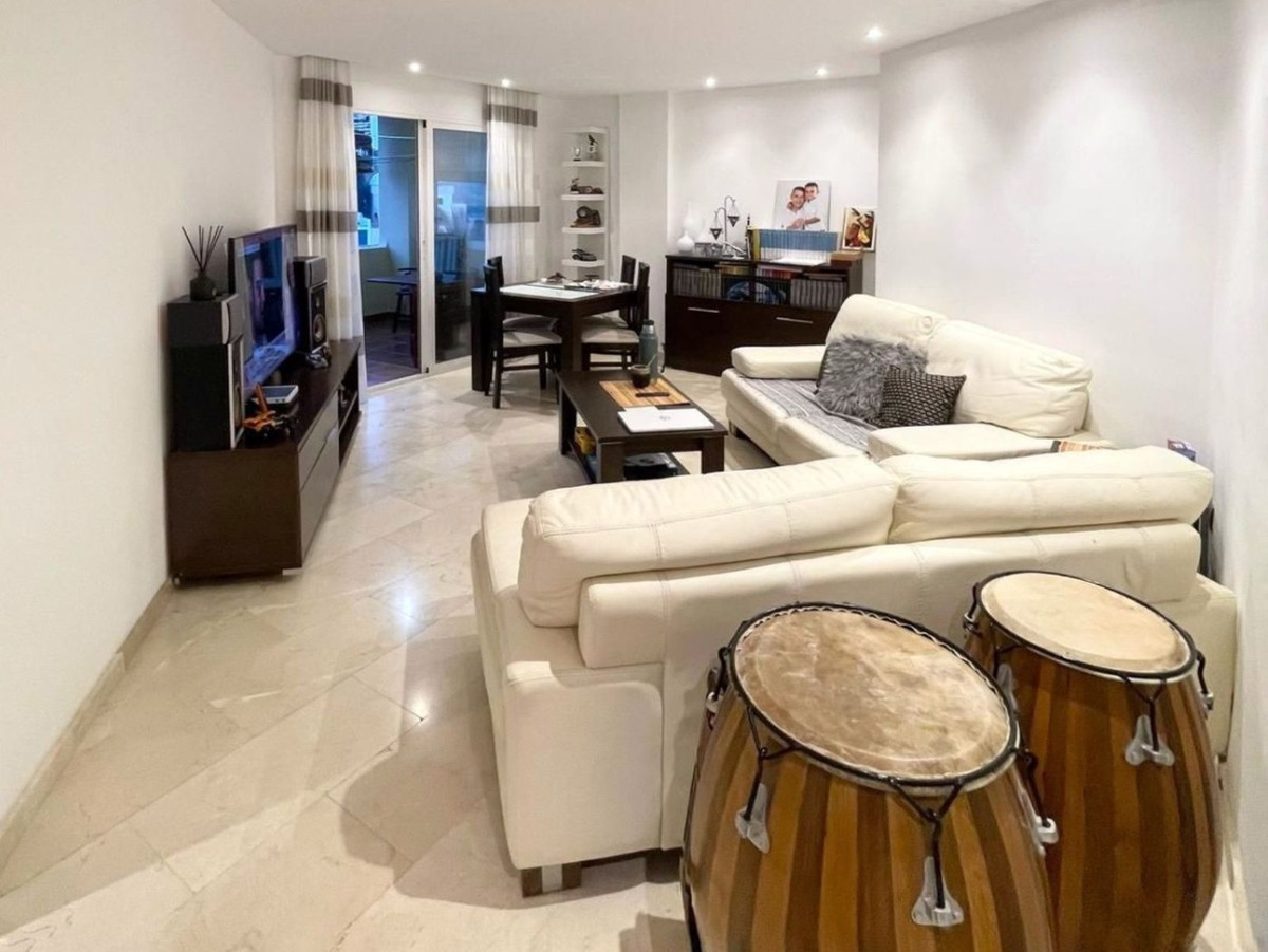 2 Bed, 1 Bath, ApartmentFor Sale, Cerros del Aguila, Malaga