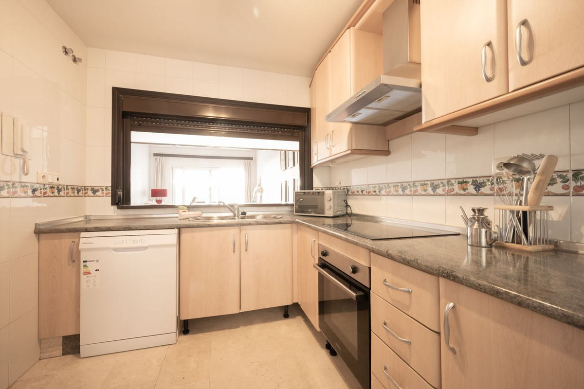 2 Bed, 1 Bath, ApartmentFor Sale, Marbella, Malaga