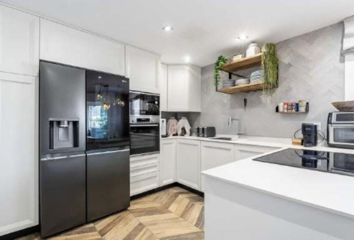 3 Bed, 2 Bath, ApartmentFor Sale, Benalmadena Costa, Malaga