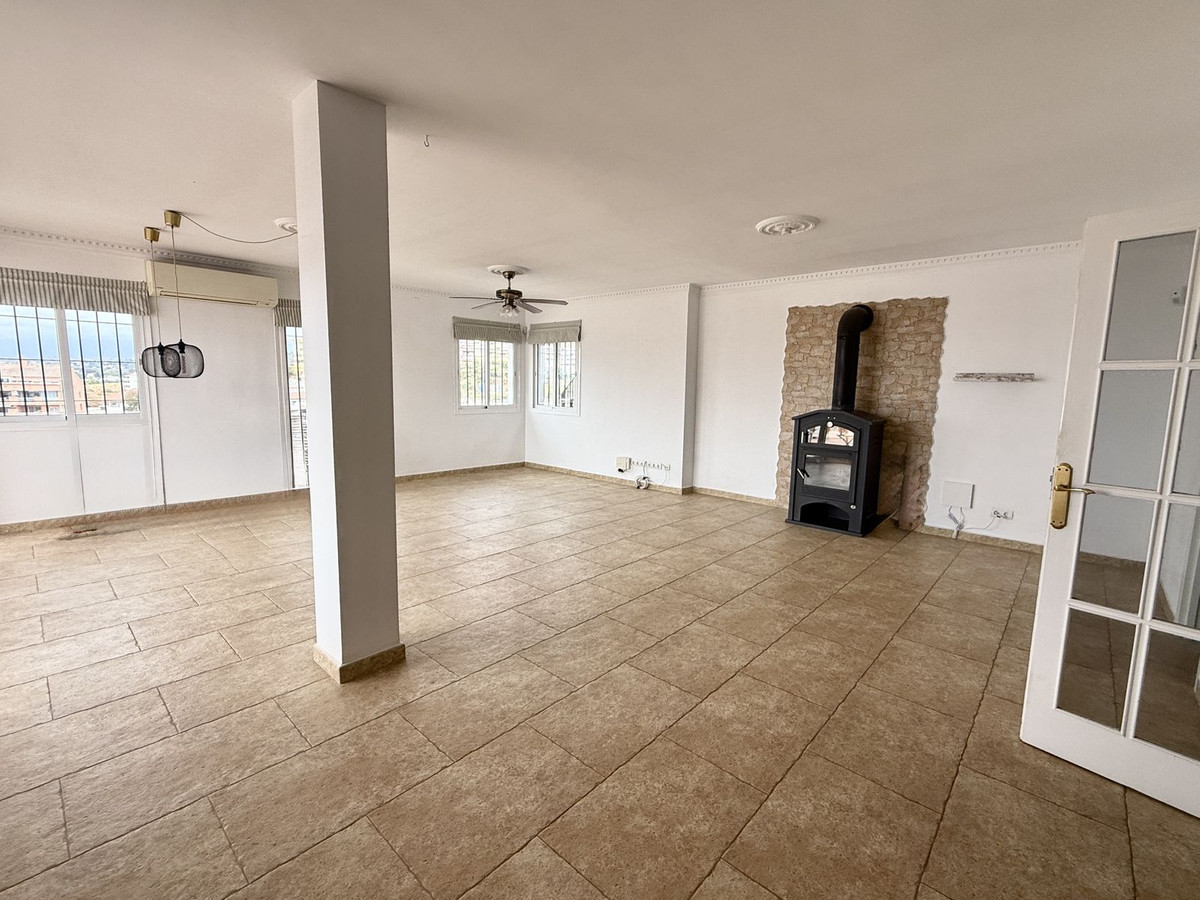 6 Bed, 4 Bath, HouseFor Sale, Fuengirola, Malaga