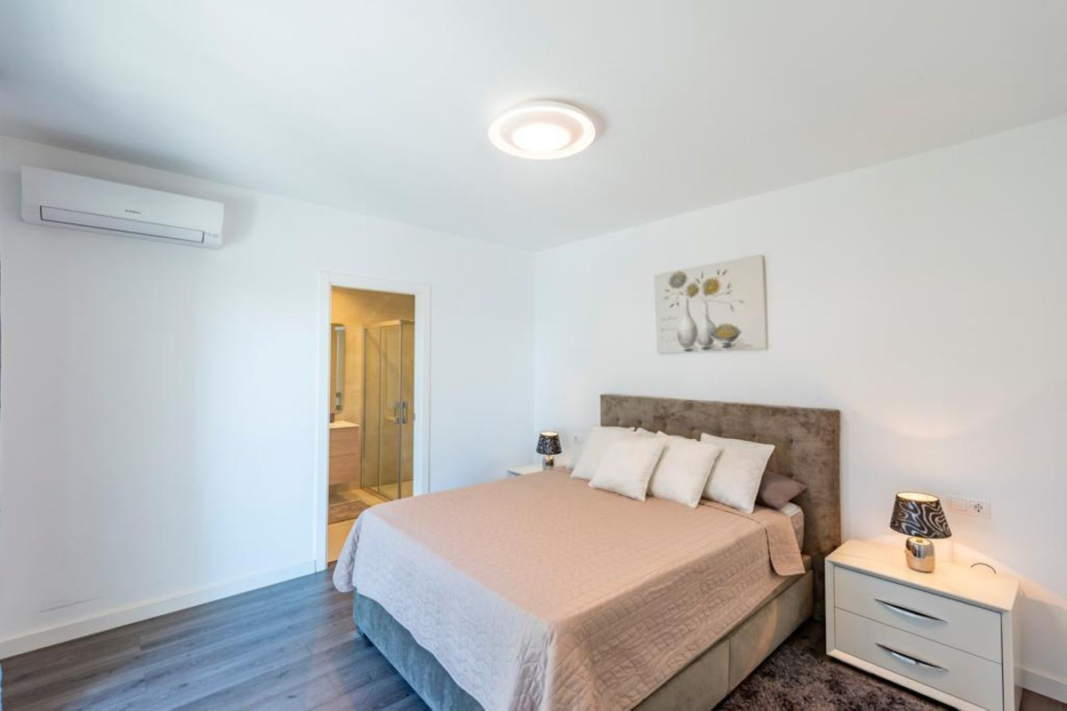 6 Bed, 7 Bath, HouseFor Sale, El Chaparral, Malaga