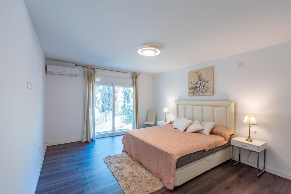 6 Bed, 7 Bath, HouseFor Sale, El Chaparral, Malaga