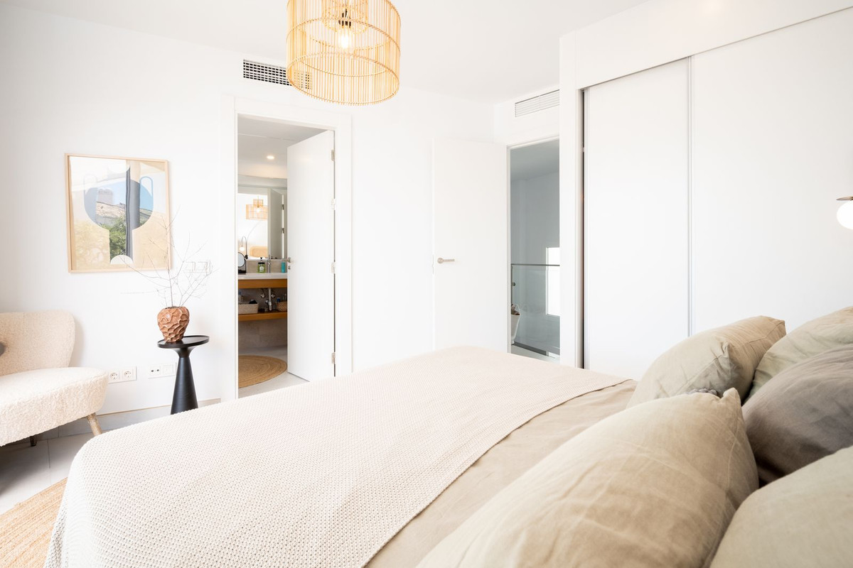 3 Bed, 3 Bath, ApartmentFor Sale, Los Monteros, Malaga