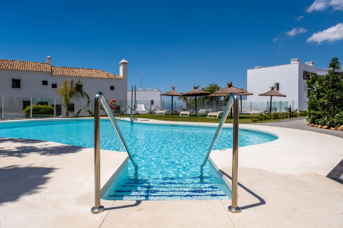 3 Bed, 3 Bath, ApartmentFor Sale, Los Monteros, Malaga