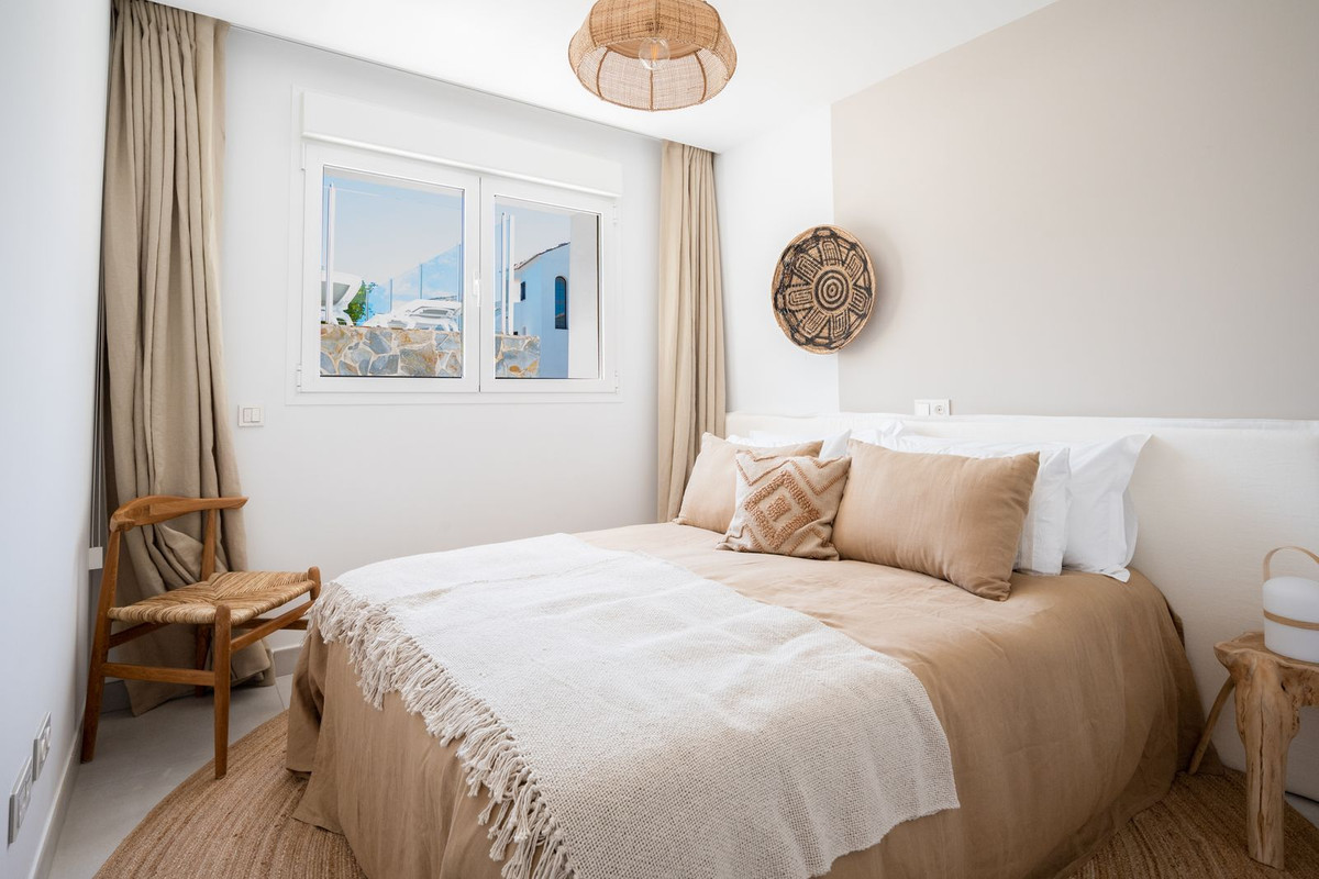 3 Bed, 3 Bath, ApartmentFor Sale, Los Monteros, Malaga