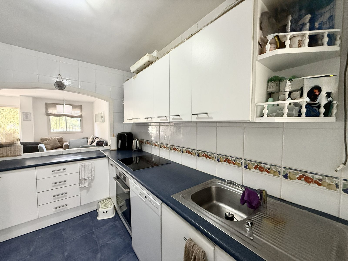 2 Bed, 1 Bath, ApartmentFor Sale, Calahonda, Malaga