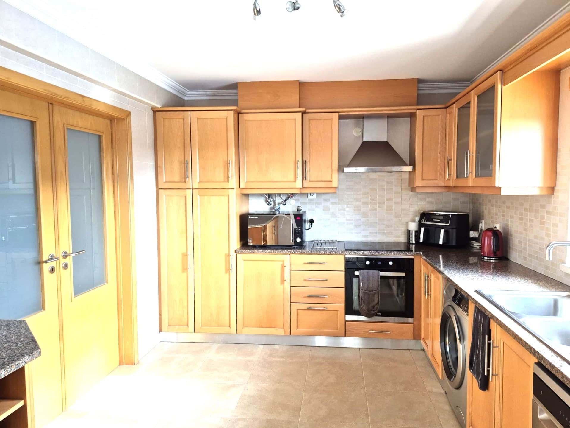 3 Bed, 2 Bath, HouseFor Sale, Caldas da Rainha, Leiria